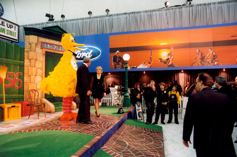 Illustration for article titled This Is How Ridiculous The Detroit Auto Show Will Look In 25 Years